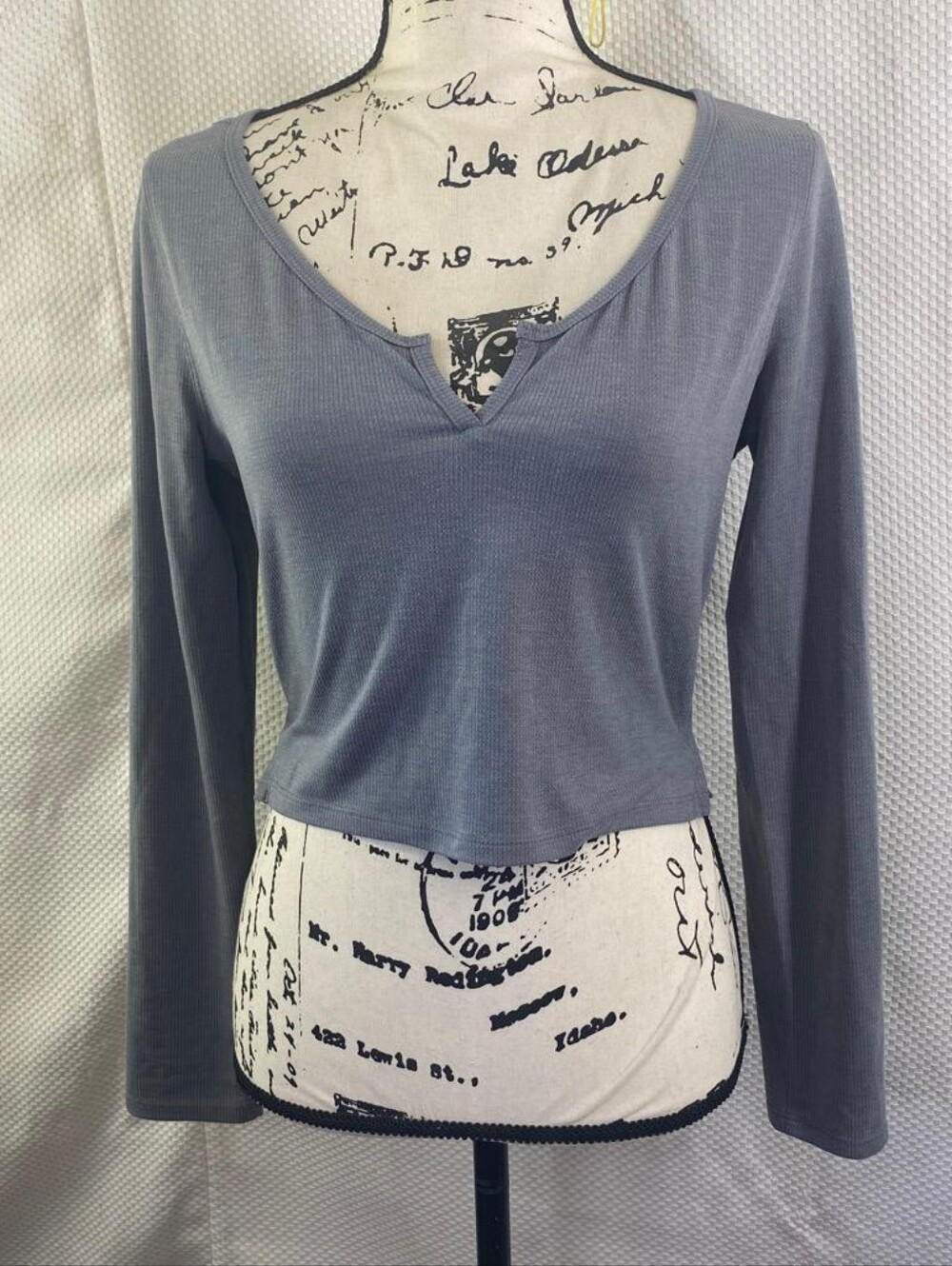 Lululemon Cropped Henley Long Sleeve V-Neck Ribbed Top Gray Size M